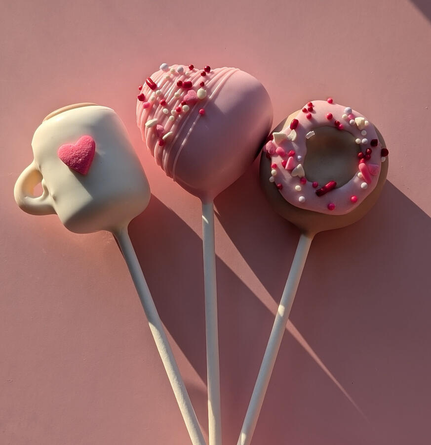 Valentine's Cake Pops Valentine's Cake Pops